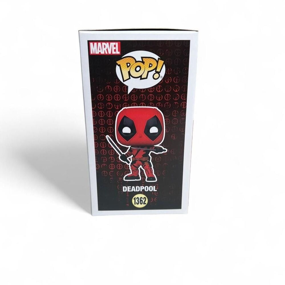 Funko Pop! Marvel Studios Deadpool #1362 Bobblehead Figure - Picture 3 of 6